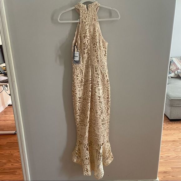 Missguided Nude Lace High Neck Fishtail Midi Dress – sleeveless party dresses - Picture 3 of 6